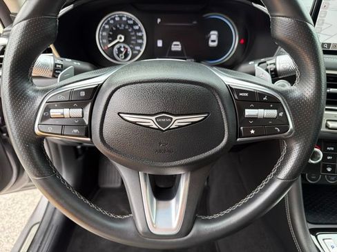 Used 2025 Genesis G70 2.5T RWD image 30