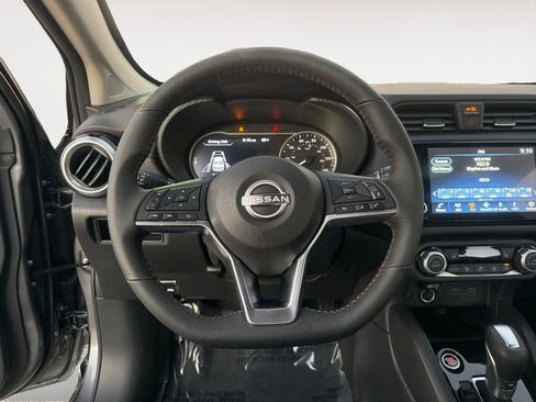 New 2025 Nissan Versa SR w/ Trunk Package image 18