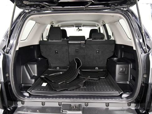 Used 2019 Toyota 4Runner SR5 AWD/4WD image 7