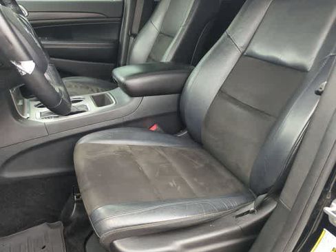 Used 2019 Jeep Grand Cherokee Altitude AWD/4WD image 16