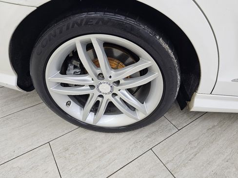 Used 2013 Mercedes-Benz C 300 Sport image 36