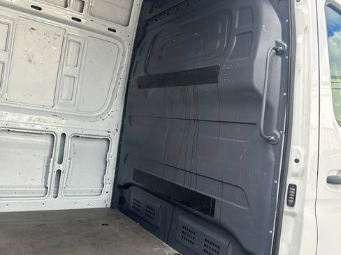 Used 2023 Mercedes-Benz Sprinter 2500 w/ Acoustic Package image 23