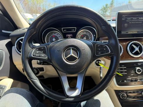 Used 2016 Mercedes-Benz GLA 250 4MATIC image 28
