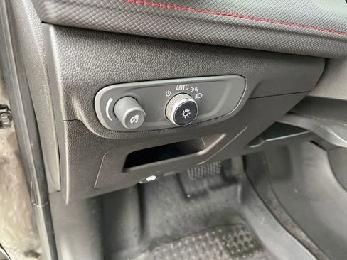 Used 2024 Chevrolet TrailBlazer RS image 27