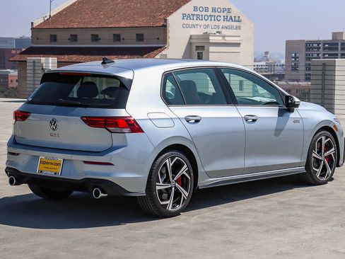 New 2026 Volkswagen GTI SE image 4