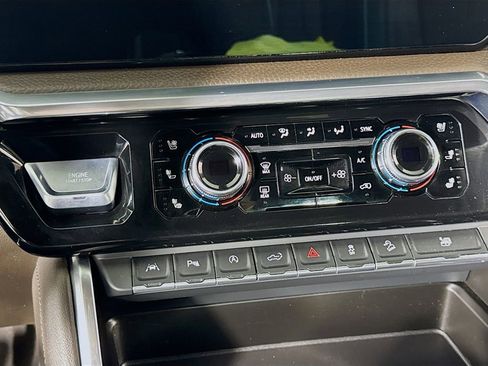 Used 2023 GMC Sierra 1500 Denali AWD/4WD image 16