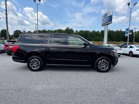 Used 2024 Ford Expedition Max XLT AWD/4WD image 2