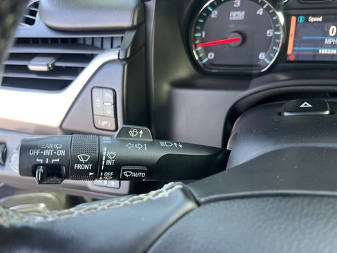 Used 2015 Chevrolet Tahoe LT w/ Luxury Package AWD/4WD image 12