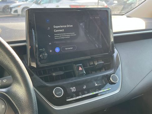 Used 2025 Toyota Corolla LE image 20