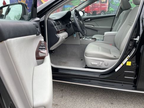 Used 2012 Toyota Camry XLE FWD image 14