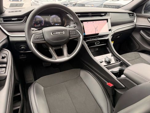 New 2026 Jeep Grand Cherokee Altitude AWD/4WD image 7