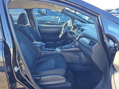 Used 2025 Nissan Leaf S image 6
