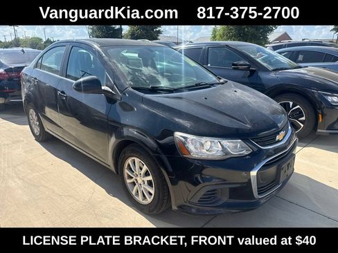 Used 2017 Chevrolet Sonic LT FWD image 2