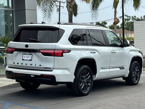 Certified 2025 Toyota Sequoia Platinum AWD/4WD image 5