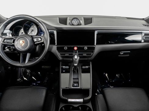 Used 2024 Porsche Macan AWD/4WD image 55