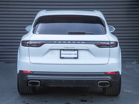 Certified 2023 Porsche Cayenne image 9