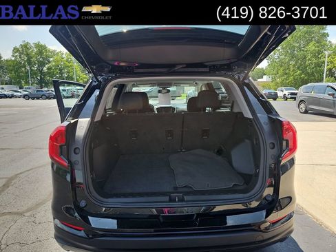 Certified 2023 GMC Terrain SLE w/ Driver Convenience Package AWD/4WD image 23