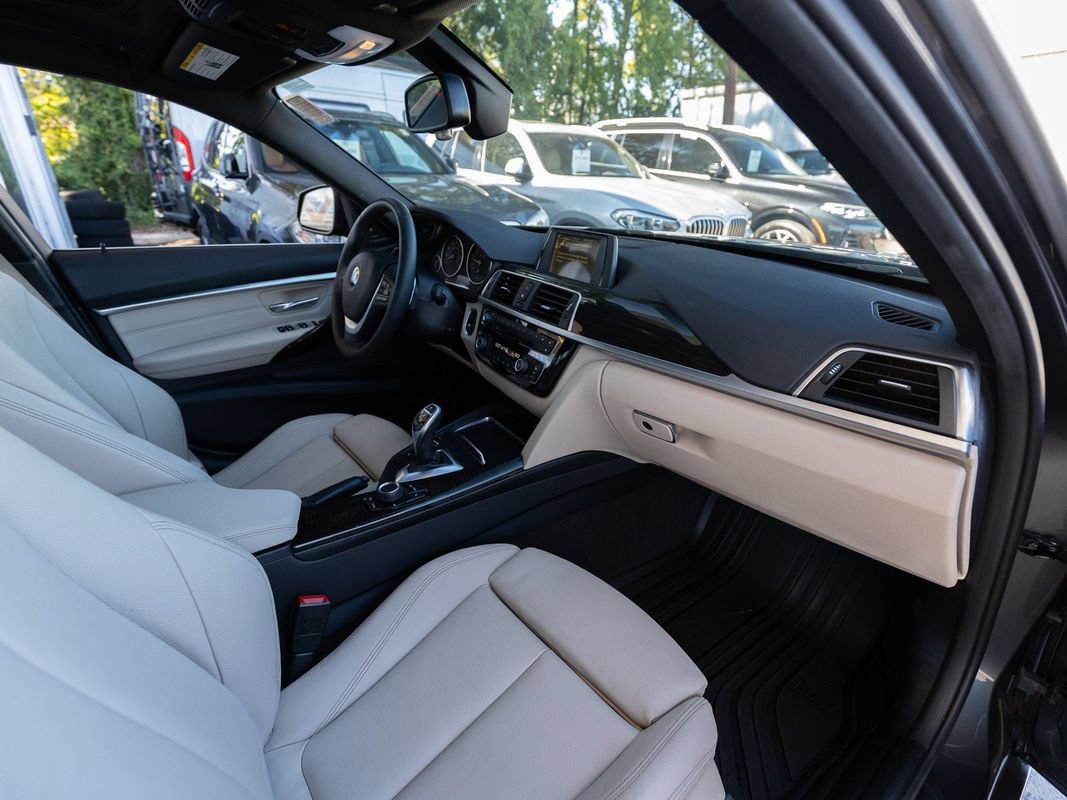 Used 2017 BMW 330i Sedan RWD image 22