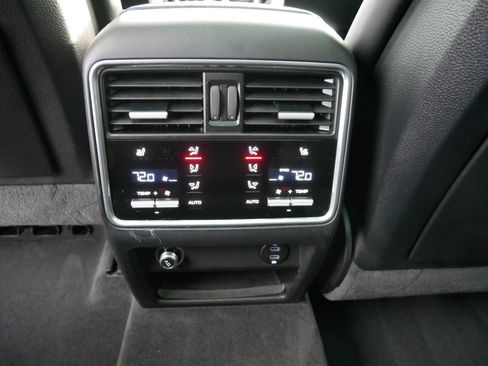 Used 2021 Porsche Cayenne image 17