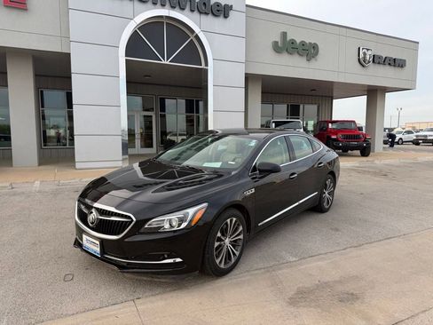 Used 2017 Buick LaCrosse Essence image 1