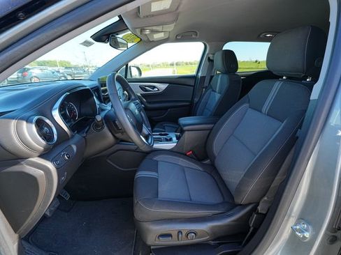 Used 2025 Chevrolet Blazer LT AWD/4WD image 17