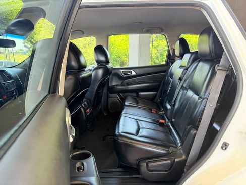 Used 2015 Nissan Pathfinder SL w/ SL Tech Package FWD image 23