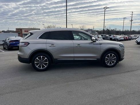 Used 2021 Lincoln Nautilus Standard w/ Equipment Group 101A image 4