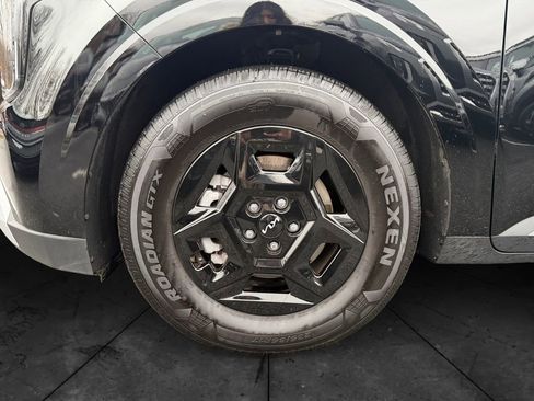 Used 2025 Kia Carnival image 14