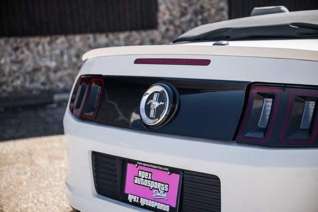 Used 2013 Ford Mustang Premium RWD image 25