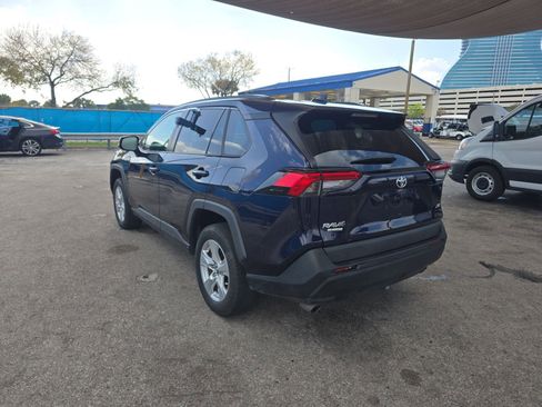Used 2021 Toyota RAV4 XLE image 8