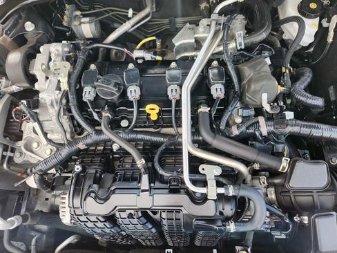Used 2025 Nissan Altima 2.5 SV FWD image 31