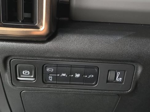 Used 2024 GMC Hummer EV 2X AWD/4WD image 18