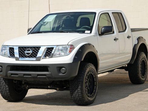 Used 2018 Nissan Frontier S AWD/4WD image 39