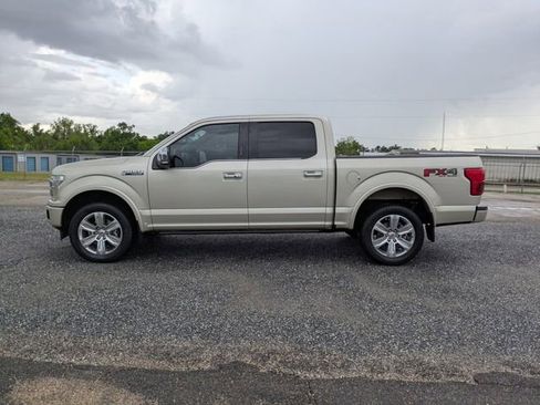 Used 2018 Ford F150 Platinum w/ Equipment Group 701A Luxury AWD/4WD image 7