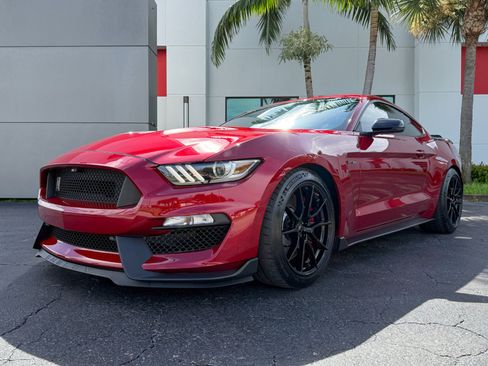 Used 2019 Ford Mustang Shelby GT350 w/ Technology Package RWD image 7