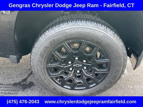 Used 2025 Chevrolet Colorado W/T w/ WT Custom Package AWD/4WD image 9