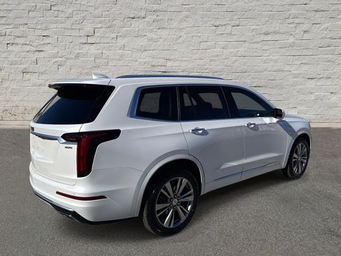 Used 2023 Cadillac XT6 Premium Luxury image 5