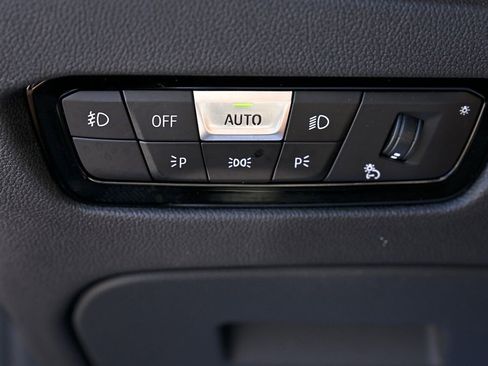 Used 2020 BMW 330i xDrive Sedan w/ M Sport Package image 34