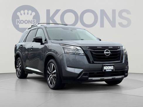 Used 2024 Nissan Pathfinder Platinum w/ Cargo Package AWD/4WD image 8