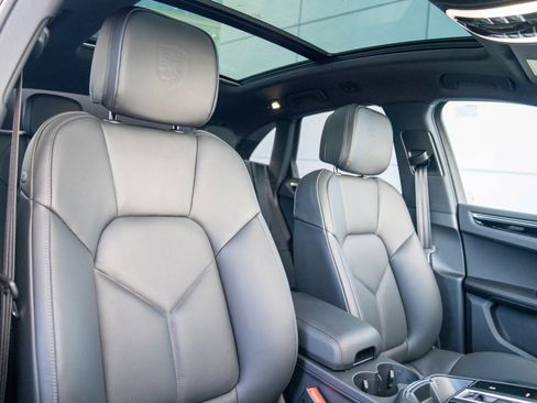 New 2026 Porsche Macan image 28