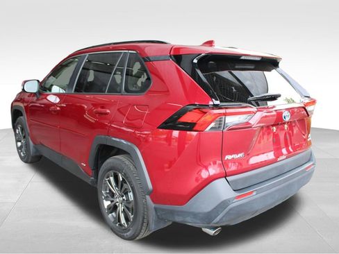Used 2023 Toyota RAV4 XLE Premium AWD/4WD image 17