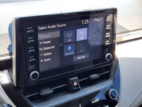 Used 2020 Toyota Corolla LE w/ LE Premium Package FWD image 8