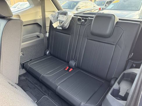 Used 2023 Volkswagen Tiguan SE FWD image 25