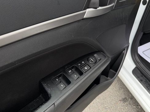 Used 2018 Hyundai Elantra SEL FWD image 14