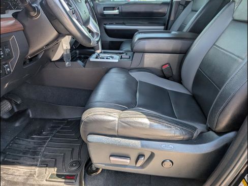 Used 2018 Toyota Tundra Limited w/ Limited Premium Package AWD/4WD image 11