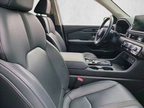 Used 2024 Honda Pilot Touring image 21