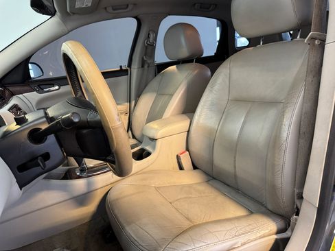 Used 2011 Chevrolet Impala LTZ image 14