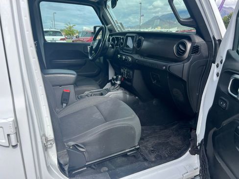 Used 2020 Jeep Wrangler Unlimited Willys image 19