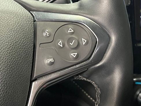 Used 2023 Chevrolet Traverse LT image 30