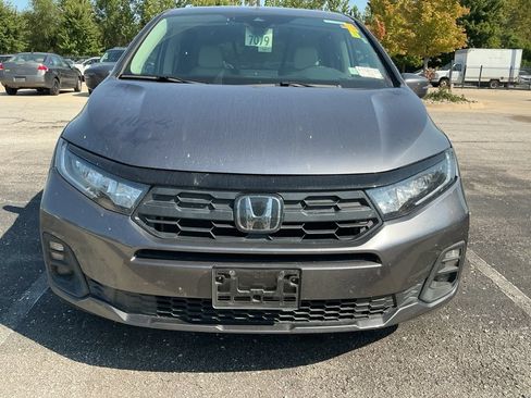 Used 2025 Honda Odyssey EX-L image 3